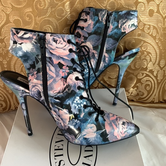 NIB “Steve Madden” open heel floral print ankle boots - Picture 7 of 8